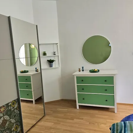Lebe Im Kunstviertel Beim Hundertwasserhaus L Hg12 *