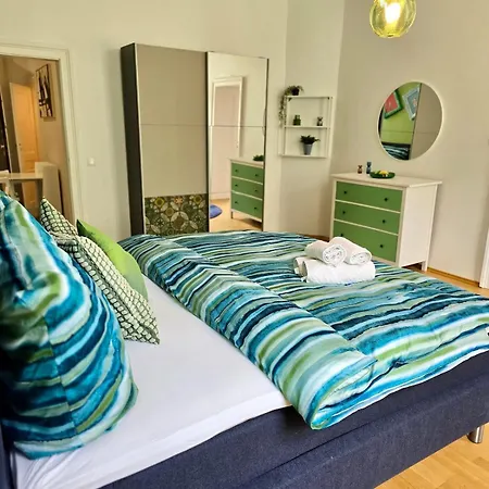 Lebe Im Kunstviertel Beim Hundertwasserhaus L Hg12 *