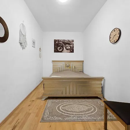 Apartment Three King-size Beds, Three Bedrooms Vienna