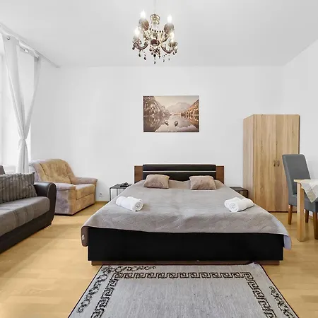 Three King-size Beds, Three Bedrooms Apartament *