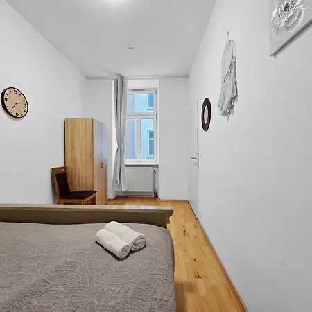 Three King-size Beds, Three Bedrooms * Wiedeń