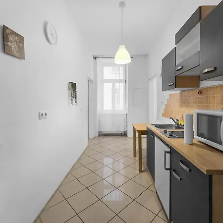 Three King-size Beds, Three Bedrooms Apartman