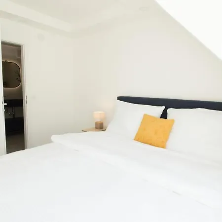 Cozy With Wooden Accents & Terrace L Jos16 Vienna