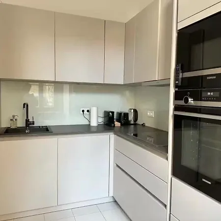 Long Term I 7 Minutes To Inner I At Metro Apartman