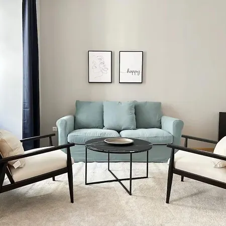 Long Term I 7 Minutes To Inner I At Metro Apartment