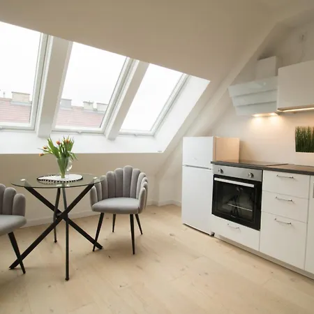 Central, Stylish And Modern L Jos24