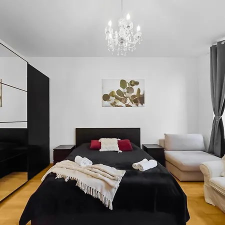 Three-bedroom Sanctuary, King-size Beds Apartment *