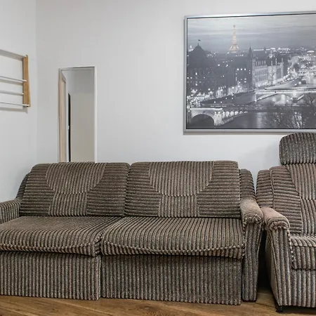 Affordable 1br Next To Millennium Tower 아파트