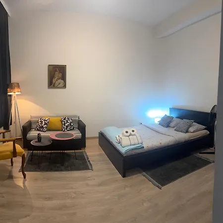 Ganze Klein 1100 * Vienna