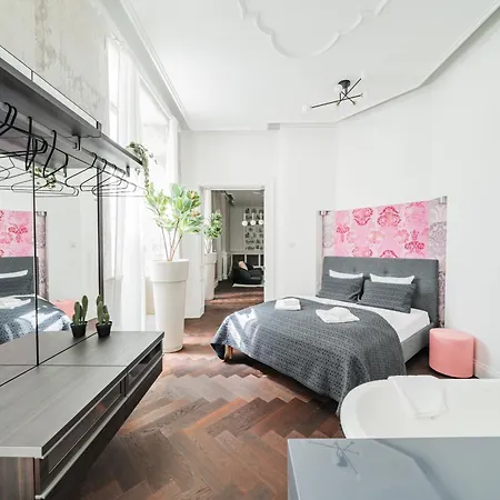 Luxury Designer In Center Of * Vienna