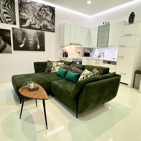 Apartment African Paradise With Jacuzzi & Sauna *