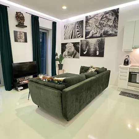 African Paradise With Jacuzzi & Sauna * Vienna
