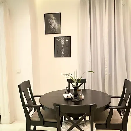 African Paradise With Jacuzzi & Sauna Apartment Vienna