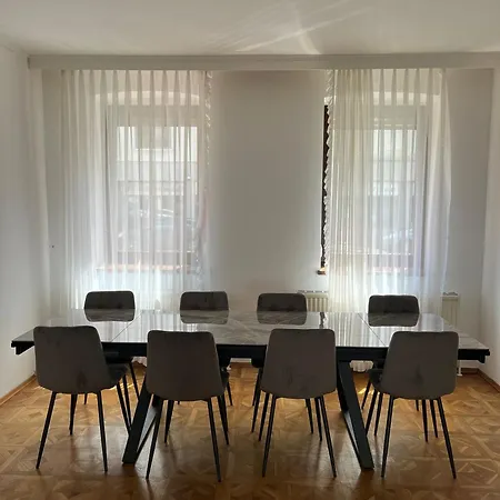 Apartment Aveni *