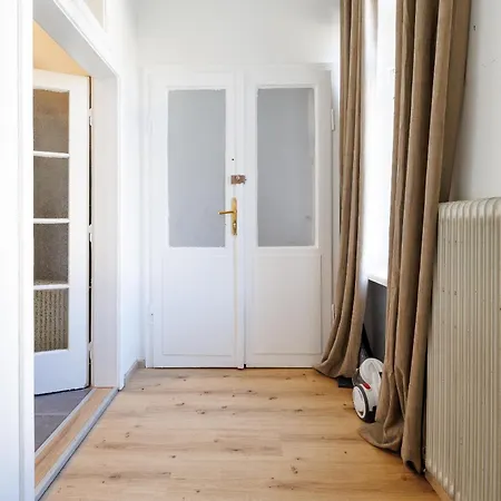 - Hauptbahnhof Apartment *