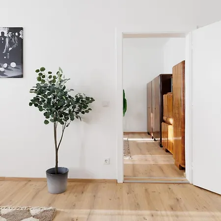 - Hauptbahnhof Apartment