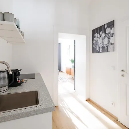 - Hauptbahnhof Apartment *