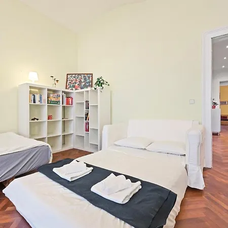 2 Bedroom Vintage Apartment, Garden, Near Schoenbrunn Vienna