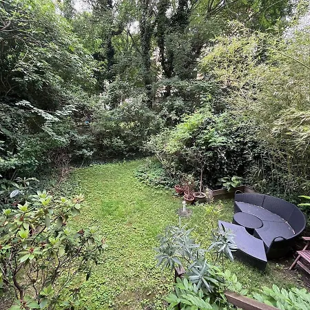 2 Bedroom Vintage Apartment, Garden, Near Schoenbrunn * Vienna