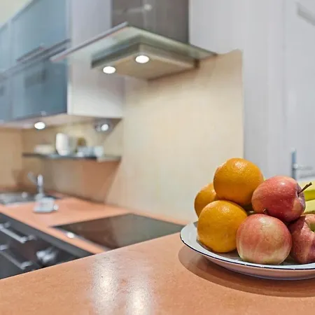2 Bedroom Vintage Apartment, Garden, Near Schoenbrunn * 维也纳