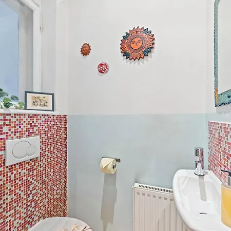 Apartment 2 Bedroom Vintage Apartment, Garden, Near Schoenbrunn Vienna