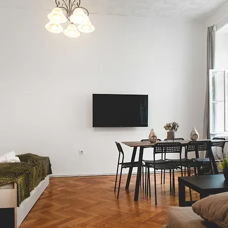 Commodious 3br Apt. Ideal For Families And Friends Apartment *