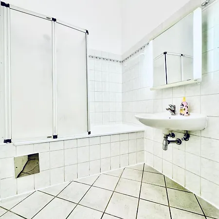 Comfy 3br In A Shared Apt, 10min To Fac Platz