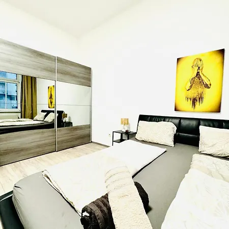 Comfy 3br In A Shared Apt, 10min To Fac Platz *