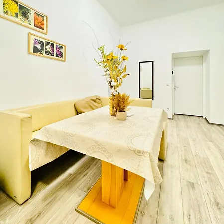Comfy 3br In A Shared Apt, 10min To Fac Platz