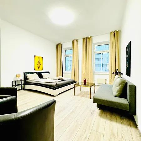 Comfy 3br In A Shared Apt, 10min To Fac Platz Apartment Vienna