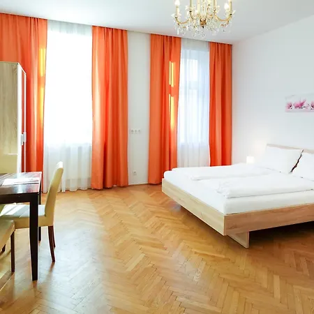 Che Apartment *