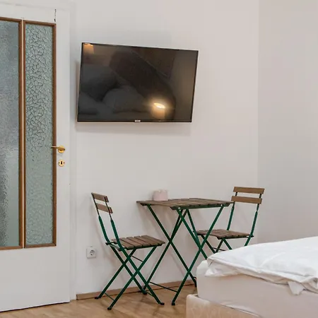 Budget - Near Wiener Stadthalle Ideal For Longstays * Viena