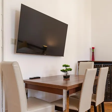 Cheerful 2br - Suitable For Longstays Apartment *