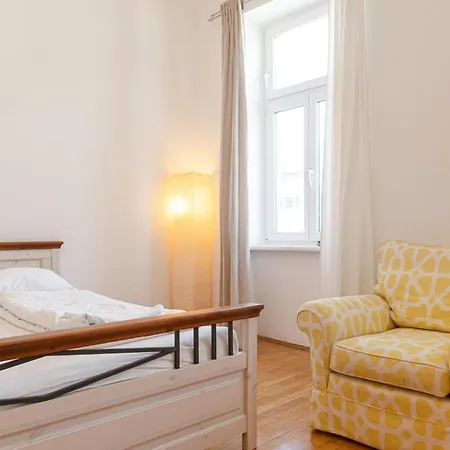 Apartment Cheerful 2br - Suitable For Longstays *