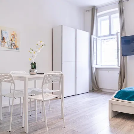 Trendy Free Coffee - Wiener Stadthalle Apartment