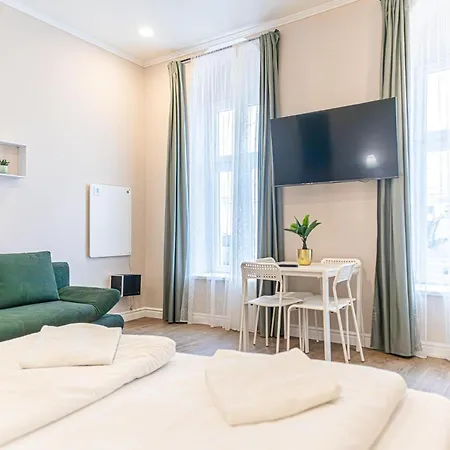 Stylish Wiener Stadthalle Apartment Vienna