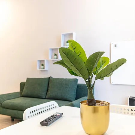 Stylish Wiener Stadthalle Apartment Vienna