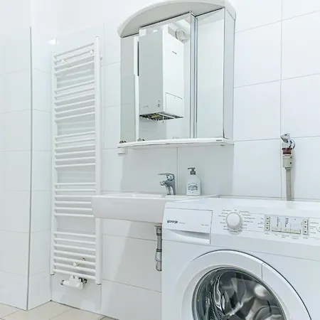 Amazing 2br Stay, Wiener Stadthalle Apartament