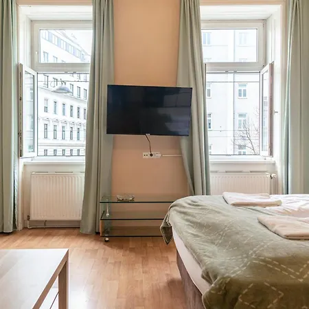 Simple In Shared For Longstays, Very Location Apartment Vienna