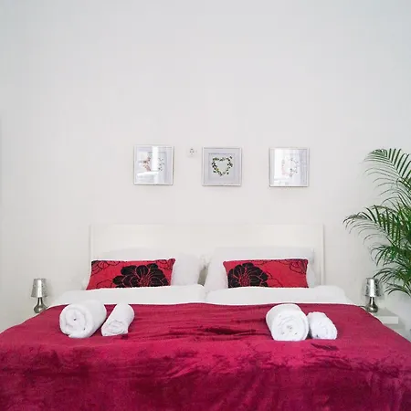 2 Spacious Apts For 6p, Only 7min To Stadthalle Apartmán *