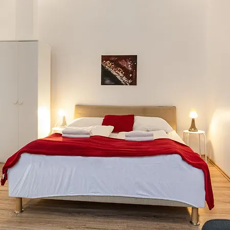 Apartmán 2 Spacious Apts For 6p, Only 7min To Stadthalle Vídeň