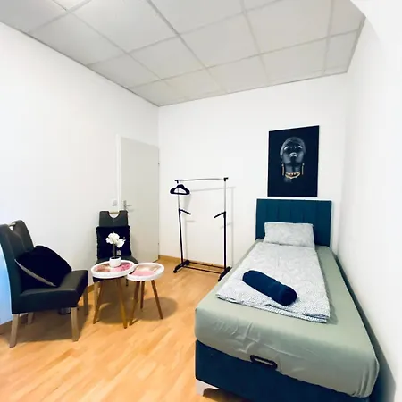 Apartment Bright & Spacious 3br With Direct Access