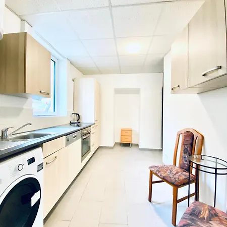 Apartment Bright & Spacious 3br With Direct Access