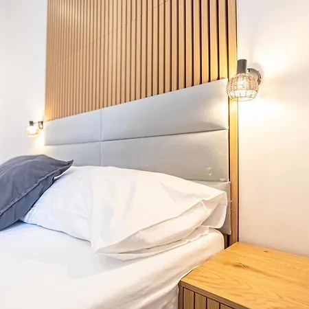 Wiener Stadthalle Boutique - Ideal For Couples