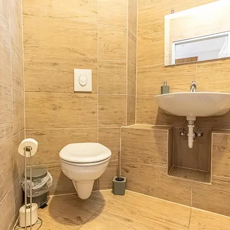 Wiener Stadthalle Boutique - Ideal For Couples *