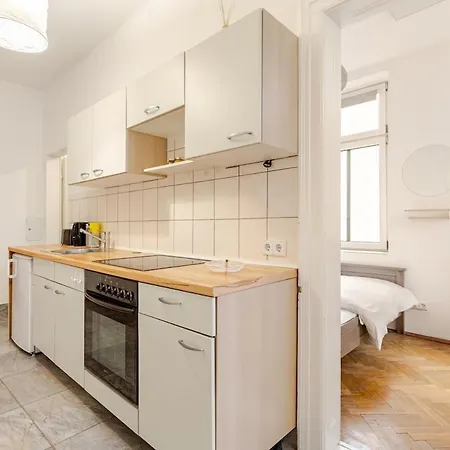 In Quiet Location Near Center Apartment Vienna