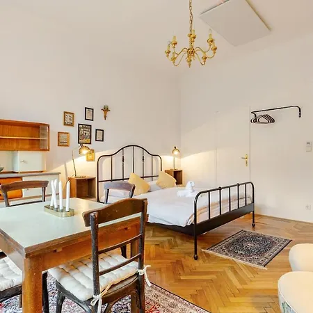 In Quiet Location Near Center Apartment Vienna