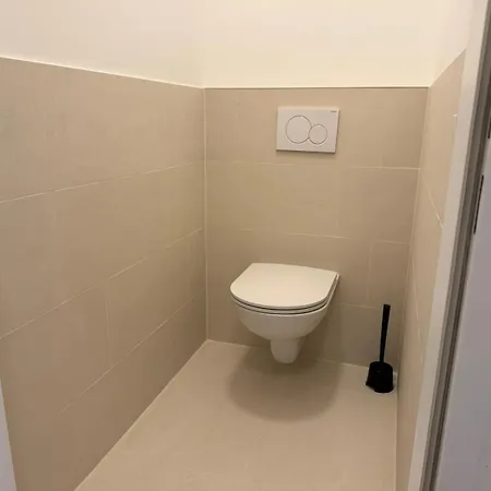 Train Station, Kahlenberg, Historic, Danube - Axara Housing Fhg 16 Apartment *