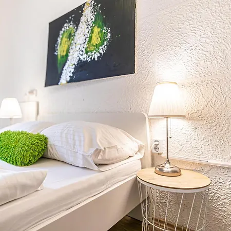 Simple W Full Kitchen Wiener Stadthalle Apartment