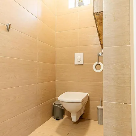 Simple W Full Kitchen Wiener Stadthalle Apartment *